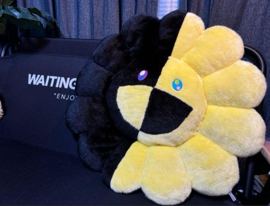 【村上隆】カイカイキキ Youtuberヒカルコラボクッション 60cm