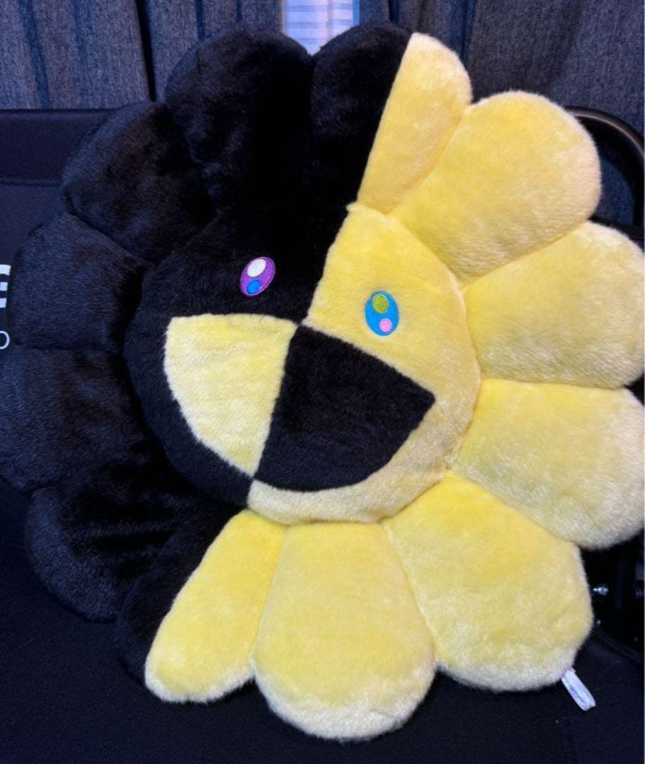 【村上隆】カイカイキキ Youtuberヒカルコラボクッション 60cm