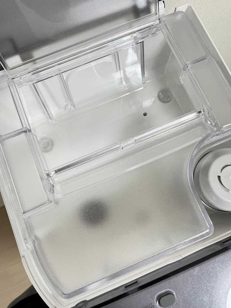 ウォーターサーバー　エブリィフレシャスtall 2024年製