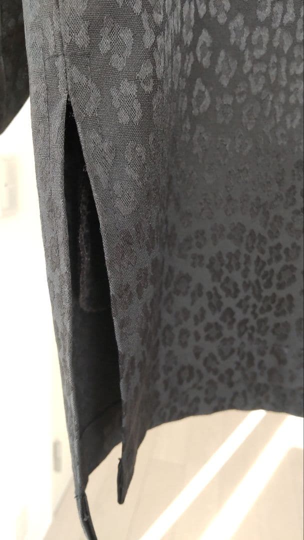 FENDIのショートコート、黒地に地紋入り、madeinItaly