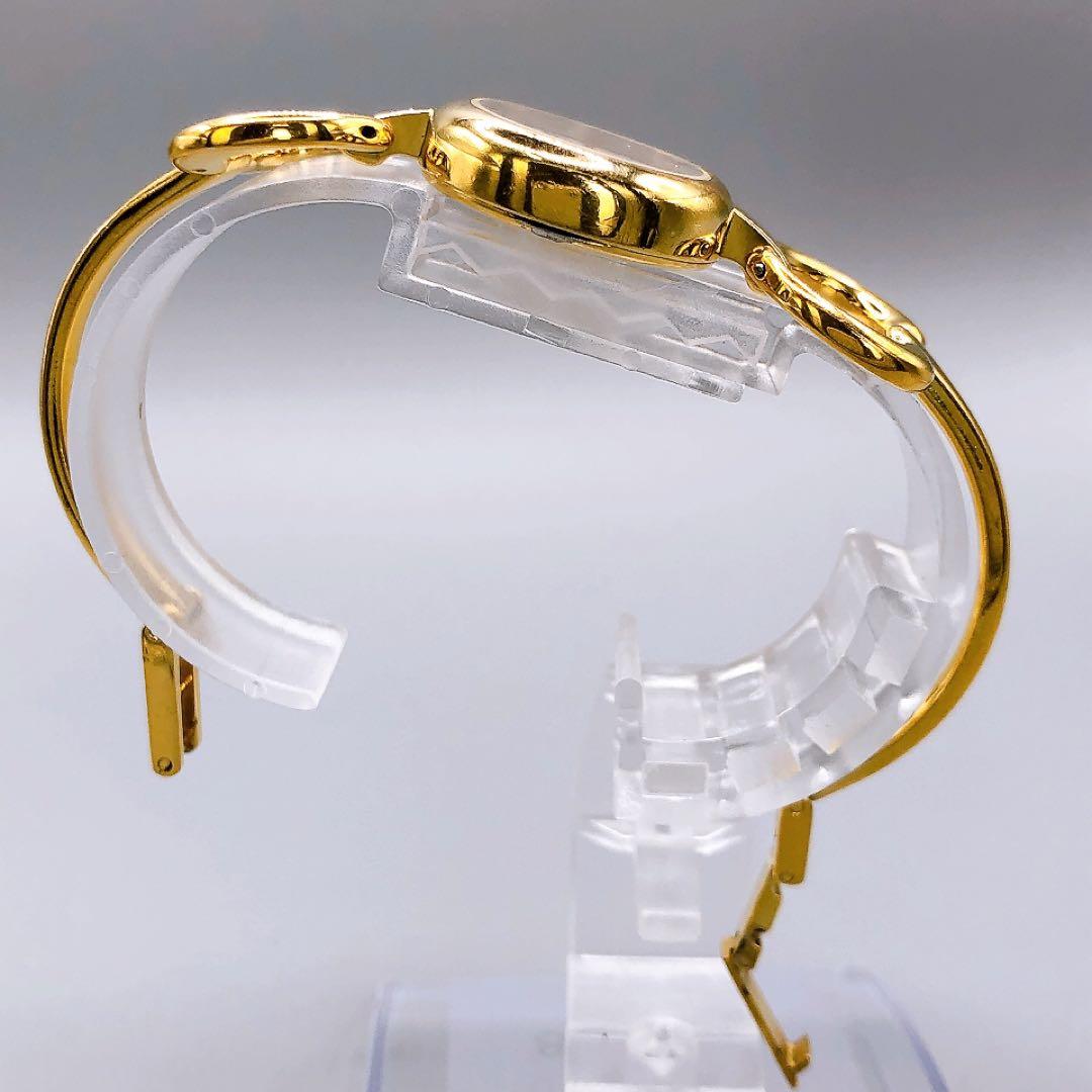 GUCCI ゴールド レディース腕時計 1600 クォーツ　電池交換済　シェル