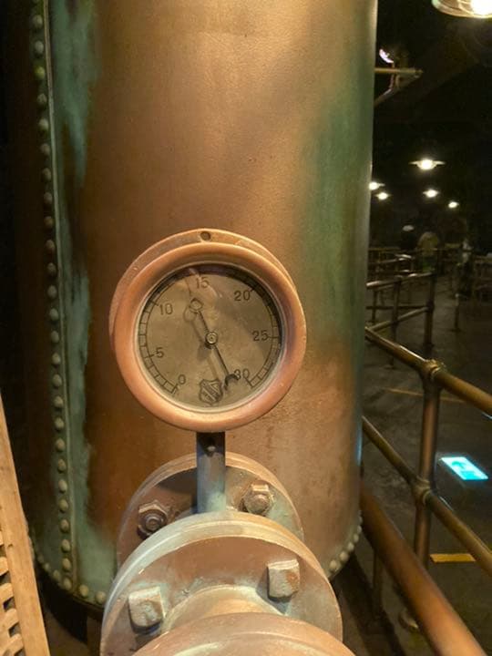 S*O様 輸入品ディズニーシー　センターオブジアース　ポンプ圧力ゲージ同じ種類