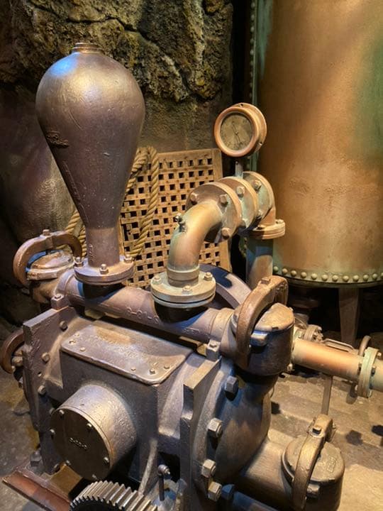 S*O様 輸入品ディズニーシー　センターオブジアース　ポンプ圧力ゲージ同じ種類