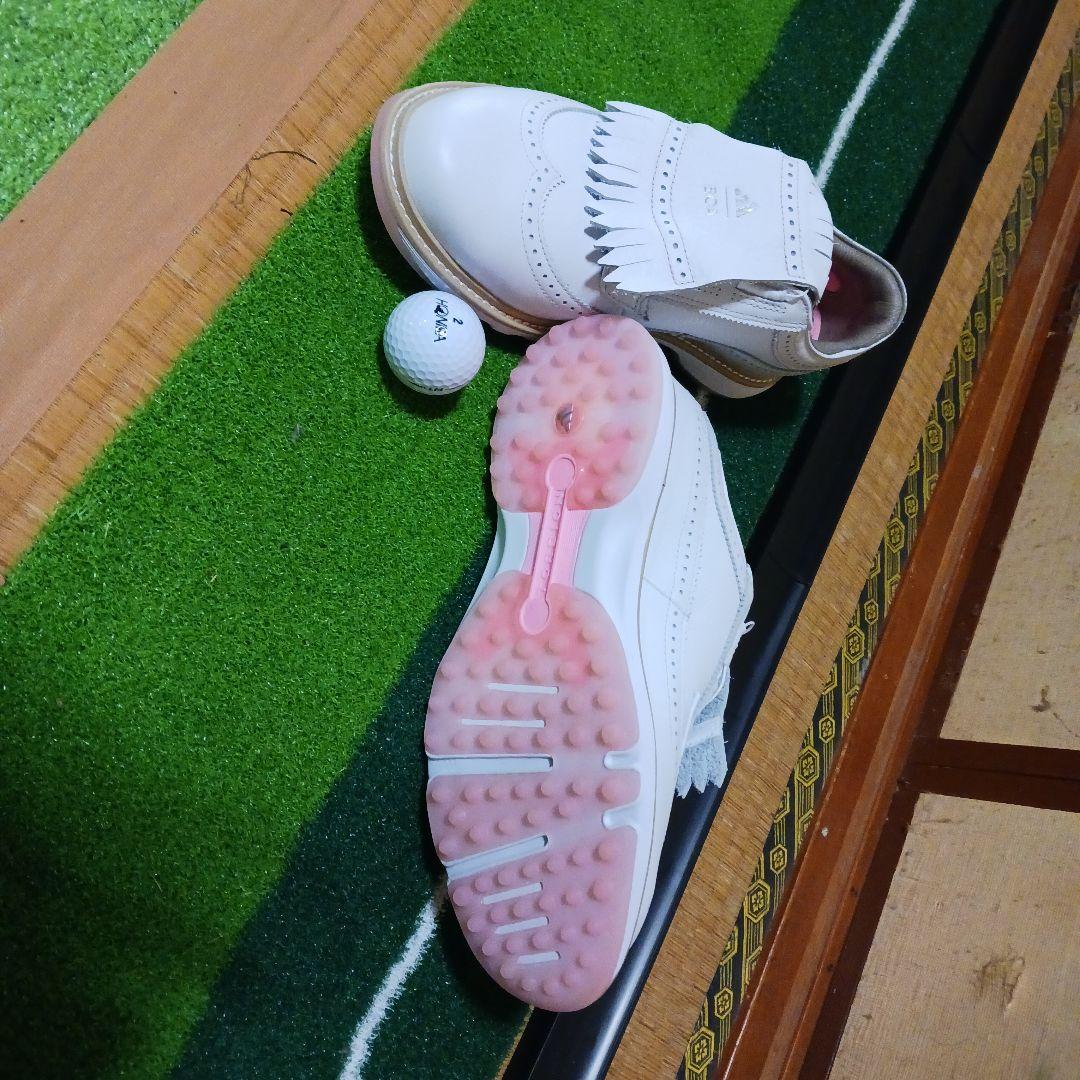 カジ18さん専用ゴルフシューズ新品未使用です、サイズ違いで購入しました