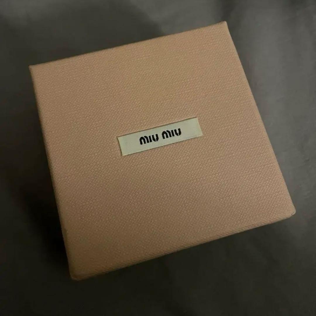 週末限定値下げ miu miu ヘアピン ヘアクリップ パテントレザー