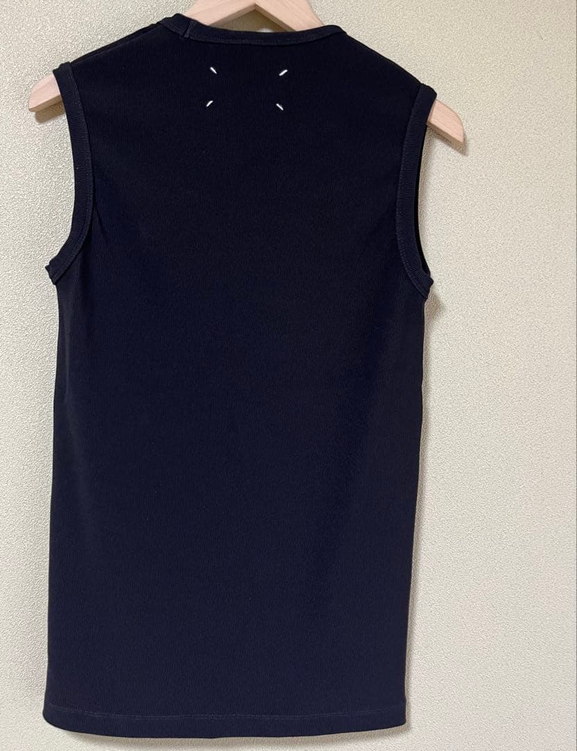 美品 メゾンマルジェラ 変形ネック リブニットタンクトップ　black XS