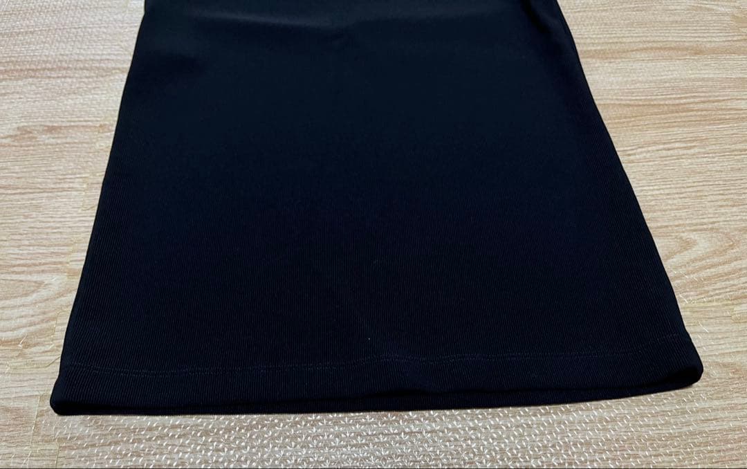 美品 メゾンマルジェラ 変形ネック リブニットタンクトップ　black XS