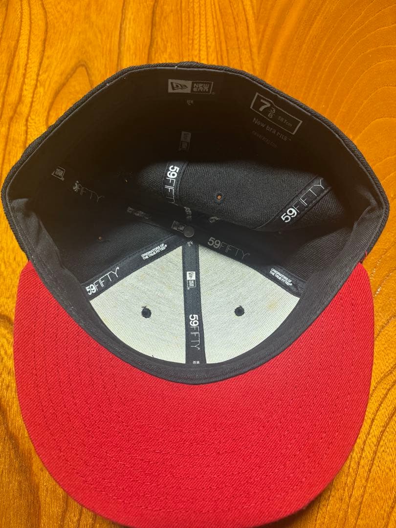 美品 レアカラー NEW ERA 広島カープ キャップ ブラック 58.7cm
