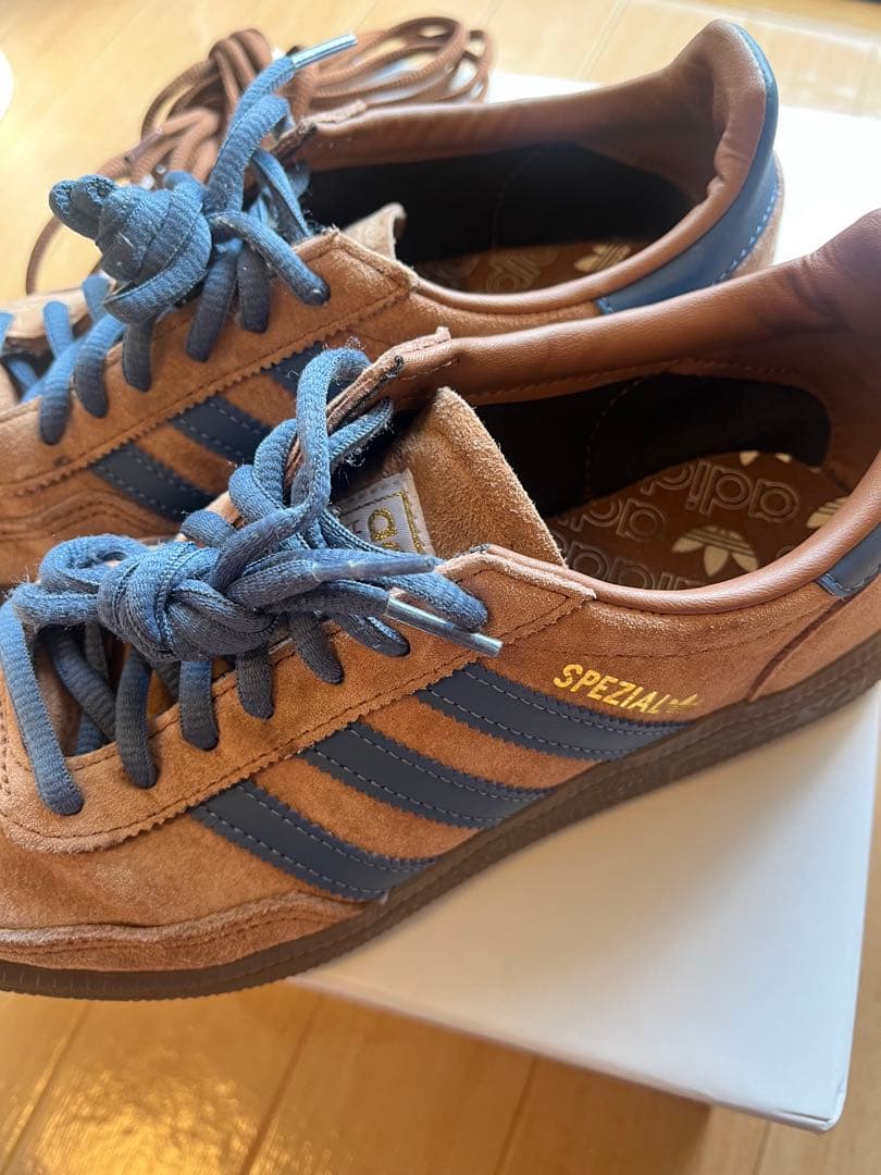スニーカー　adidas SPEZIAL