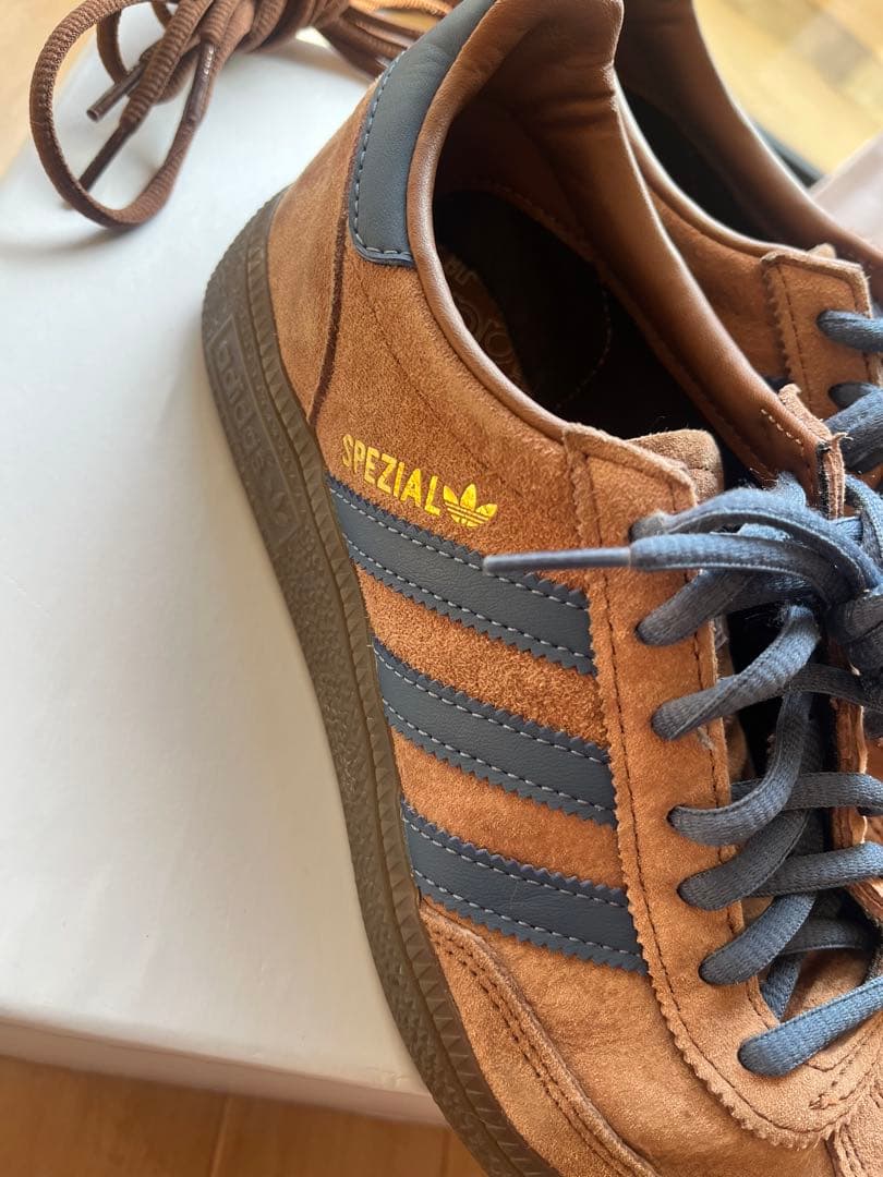 スニーカー　adidas SPEZIAL