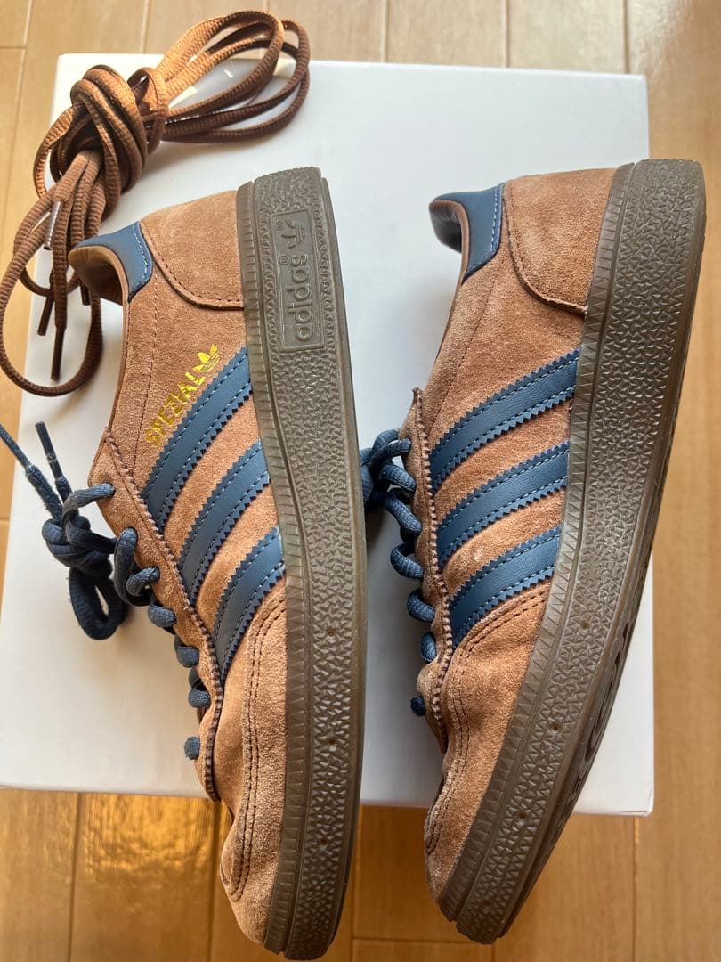 スニーカー　adidas SPEZIAL