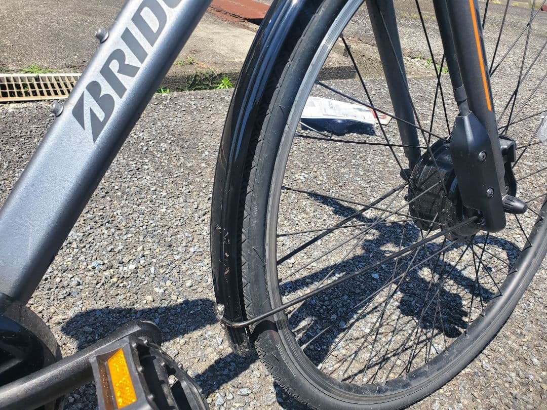 ブリジストン　 スポーツタイプ 電動アシスト自転車 シルバー　 TB 1e