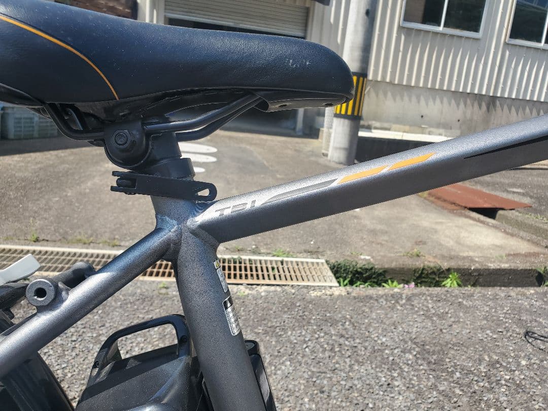 ブリジストン　 スポーツタイプ 電動アシスト自転車 シルバー　 TB 1e