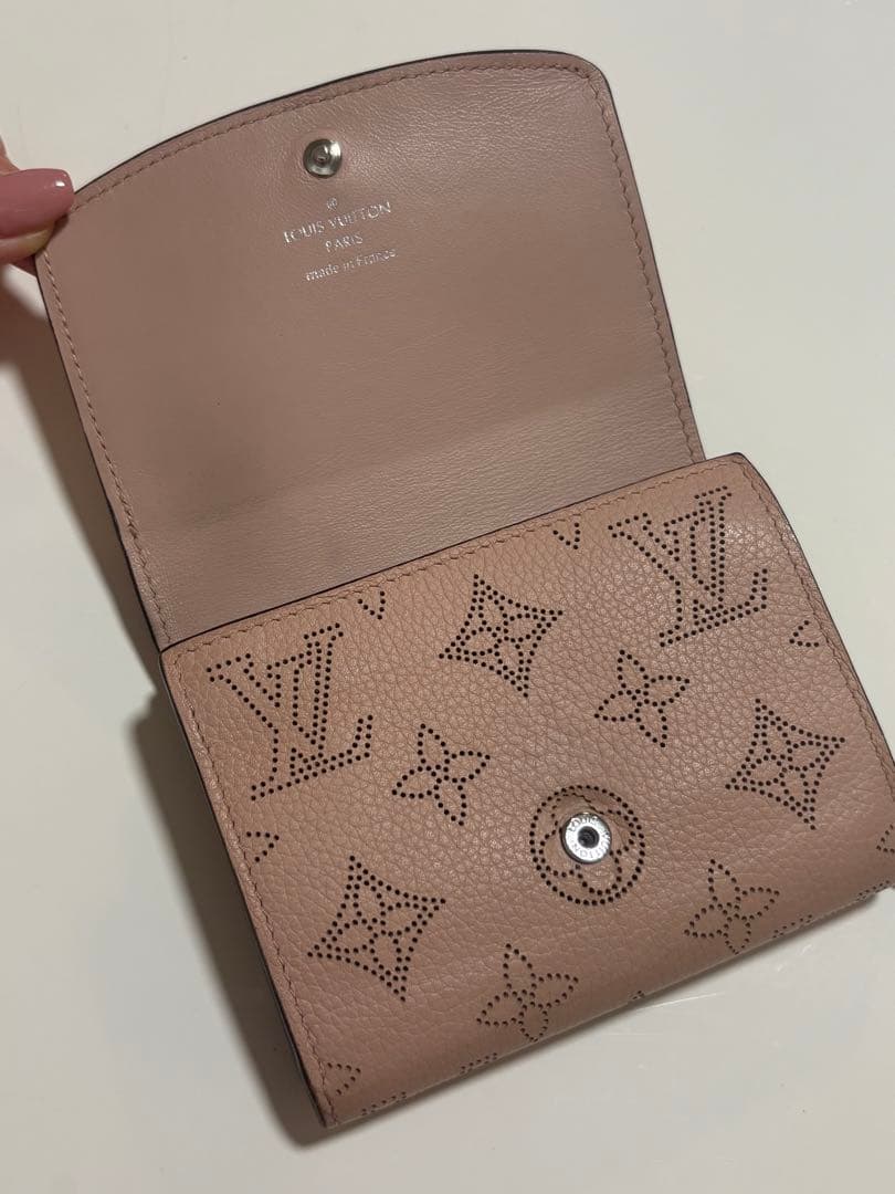 ルイヴィトン マヒナ イリス コンパクト 折り財布　最終値下げ