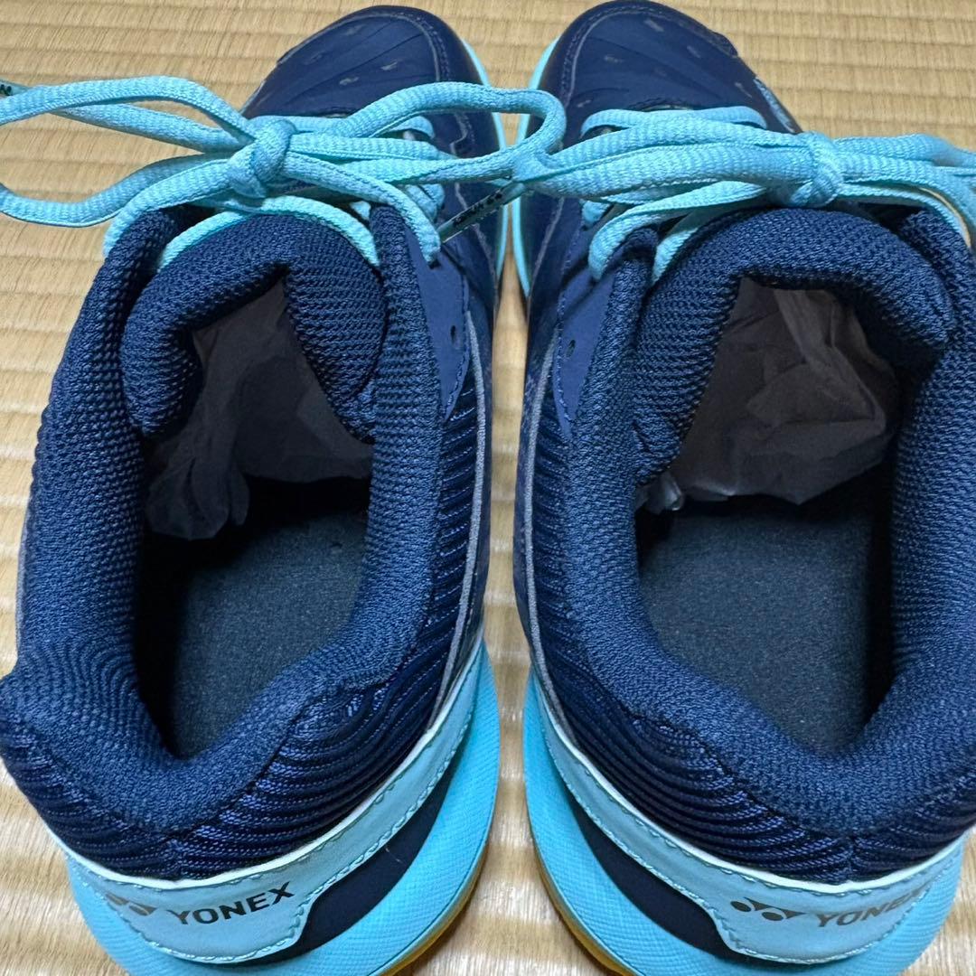 【新品】ヨネックス パワークッションSHB65Z3S 24.5cm 箱無し