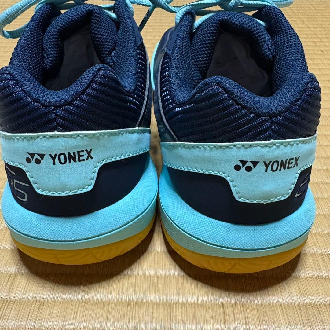 【新品】ヨネックス パワークッションSHB65Z3S 24.5cm 箱無し