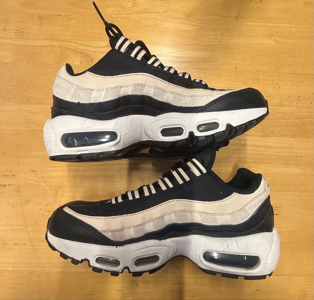 希少限定カラー NIKE エアマックス95 レディース　22.5cm