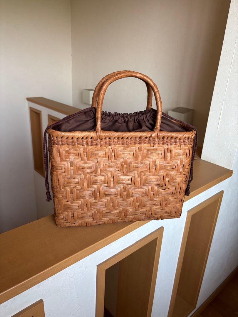 山葡萄かごバッグ　内袋付き　美品