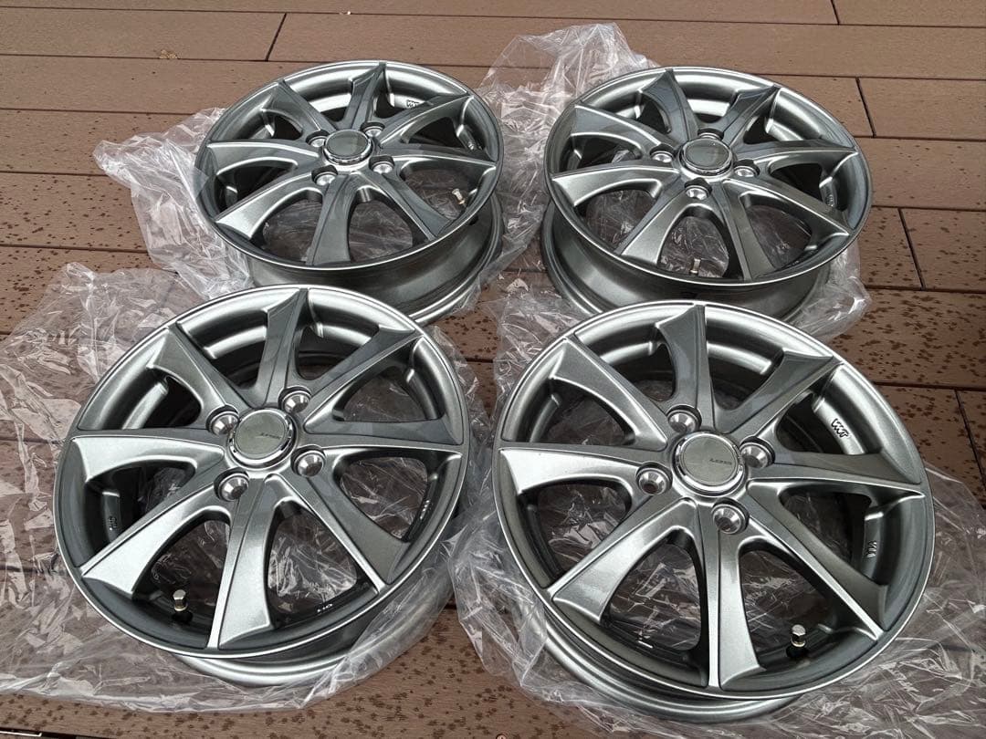 N-BOXに新品アルミホイール　レーベンBX 14㌅4.5J100-4H+45