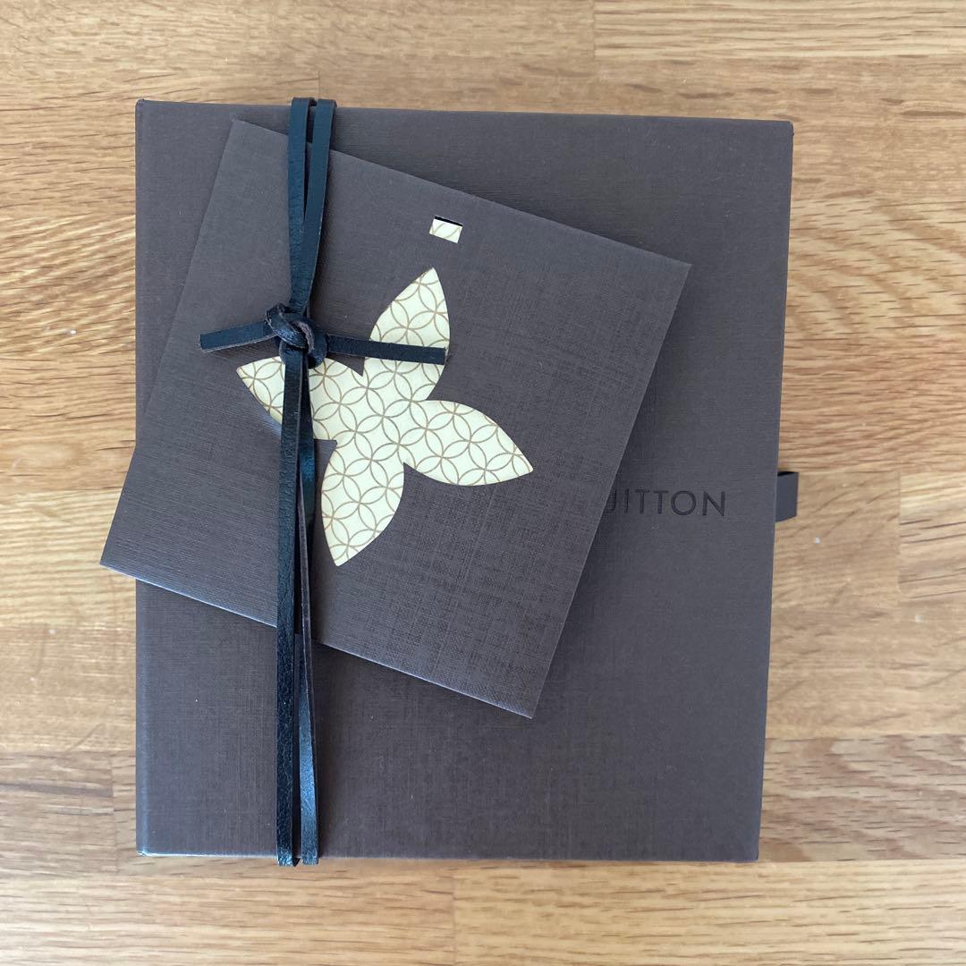 ルイヴィトン ヴェルニ ポシェットクレNM