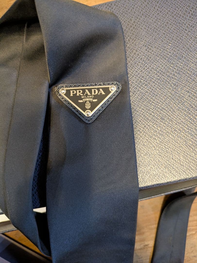 p*k様 匿名配送　PRADA Re-Nylon ギャバジン ネクタイ 三角ロゴ