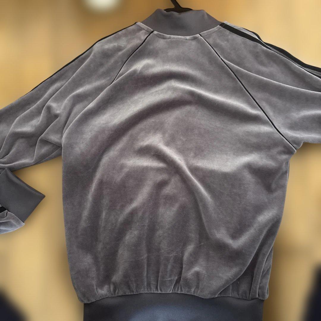 adidas オリジナルスベルベットジャケットグレーベロアトラックジャケット