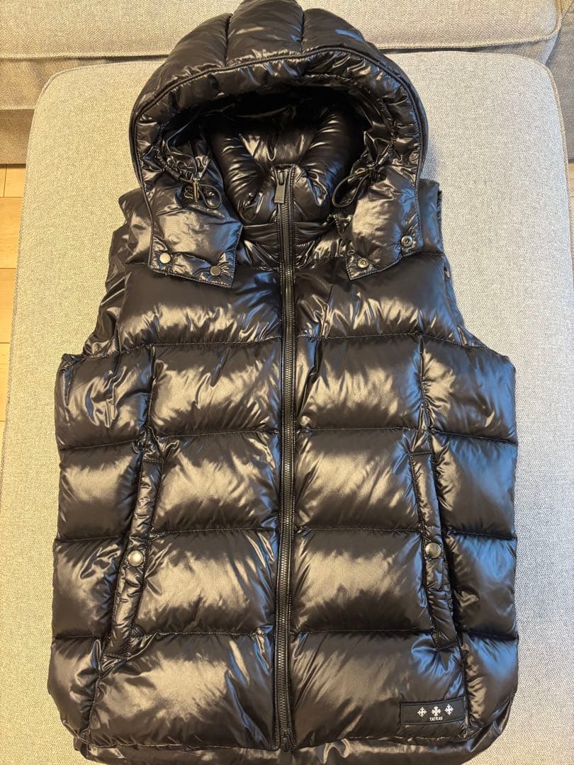 TATRAS ブラック ダウンベスト フード付き
