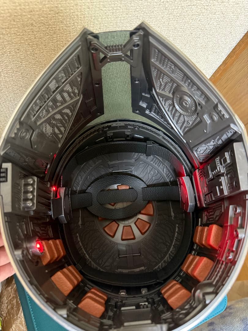 スター・ウォーズ ブラックシリーズ マンダロリアン エレクトロニック ヘルメット