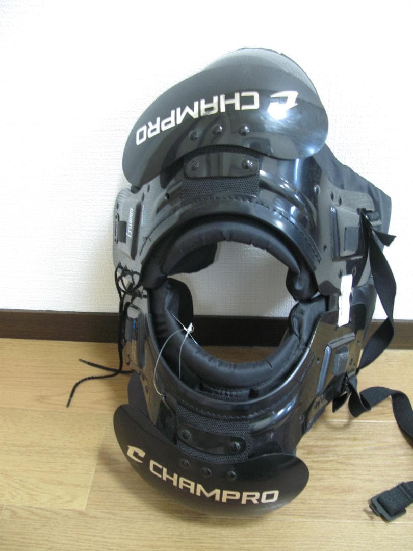 CHAMPRO Gauntlet 1 フットボールショルダーパッド、L、ブラック