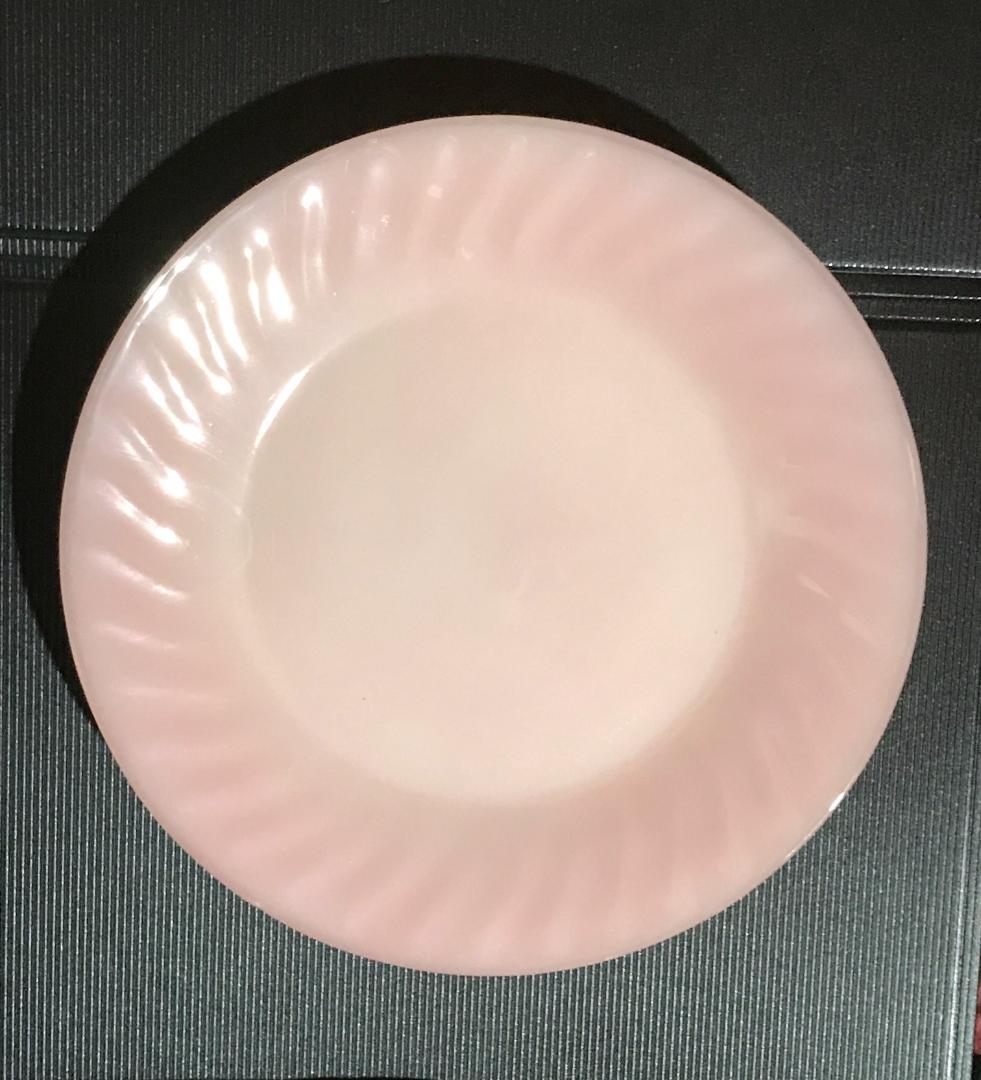 FKスワールピンク　デイナー用5点セット（カップ＆ソーサ、プレート２，ボウル２）