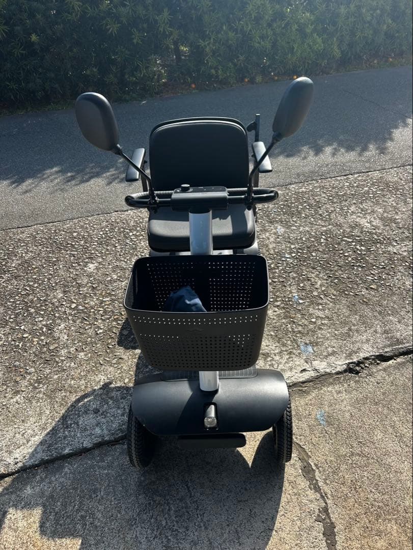 WHILL 電動シルバーカー 白