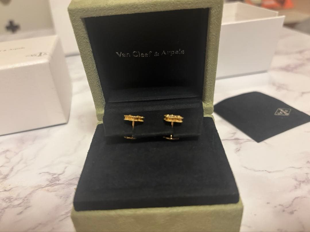 Van Cleef & Arpels スウィート アルハンブラ ピアス MOP