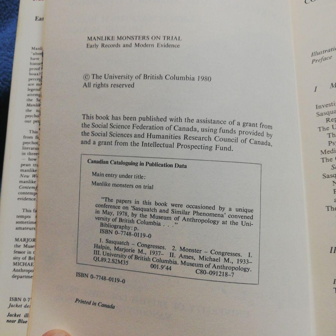 洋書 Manlike Monsters on Trial by Halpin