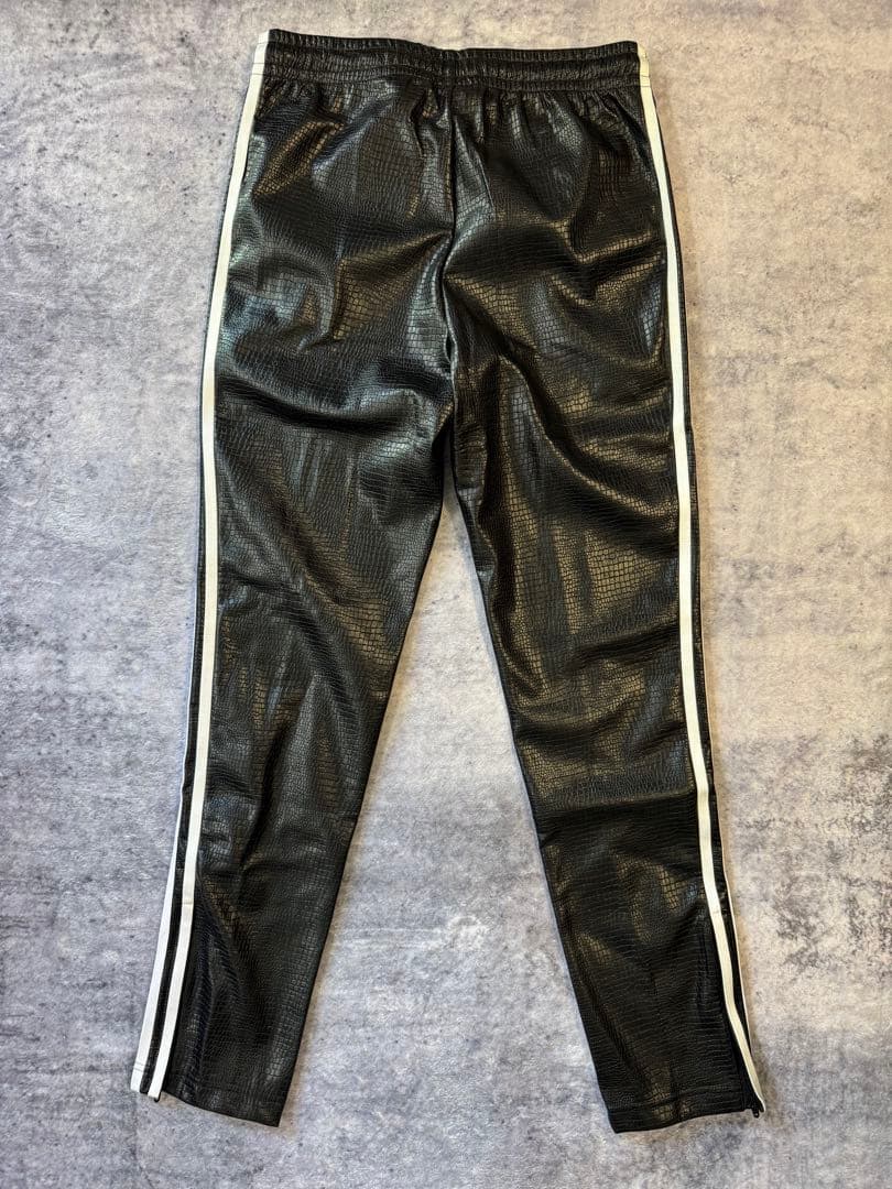 【新品】　アディダス　クロコ フェイクレザー トラックパンツ　ジャージ