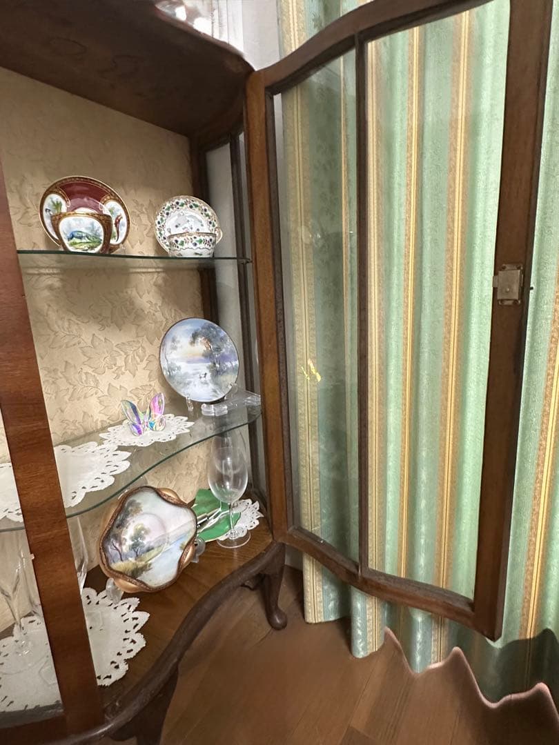 アンティーク　木製ガラスキャビネット 3段