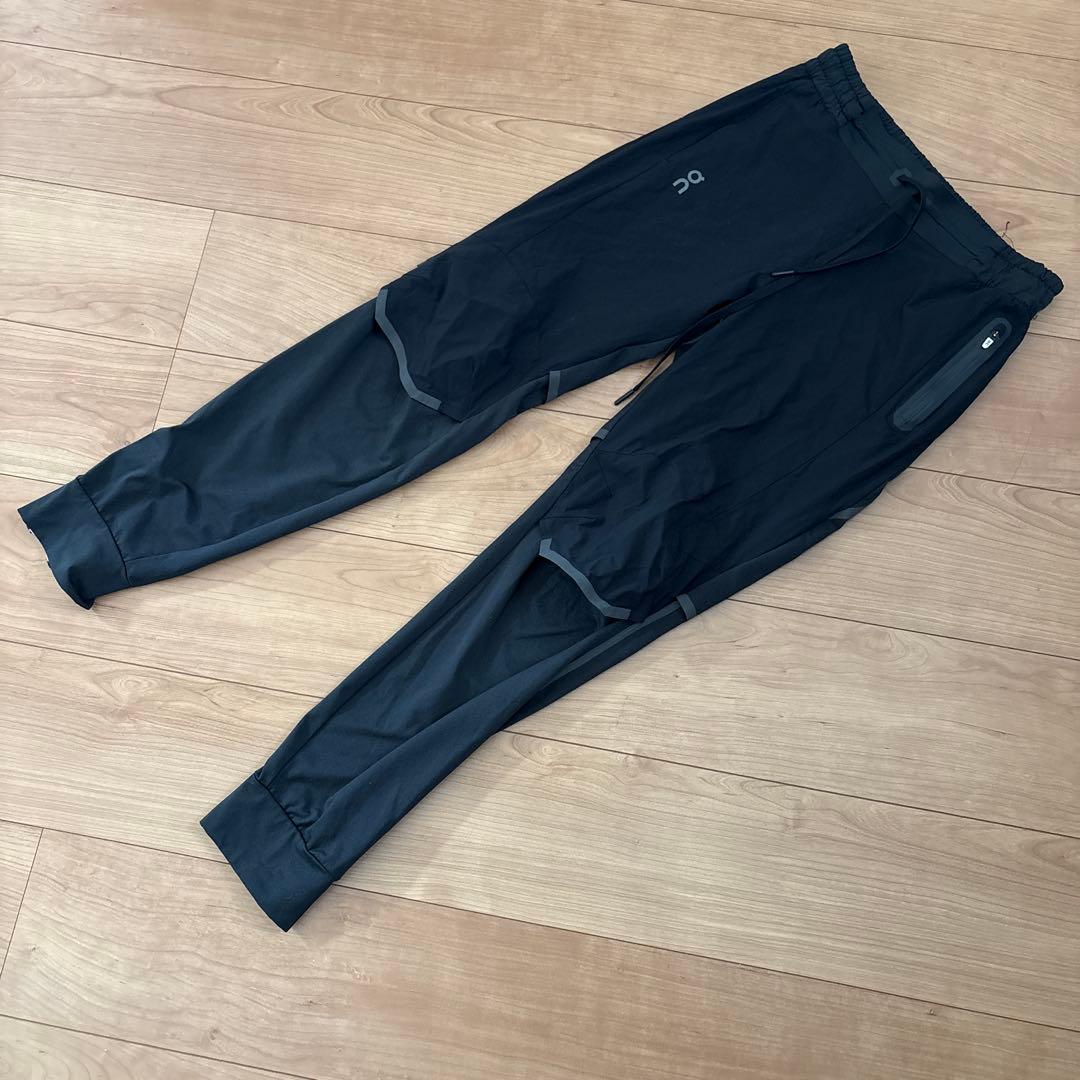 On ランニングパンツ ブラック ウインドパンツ レディース XS