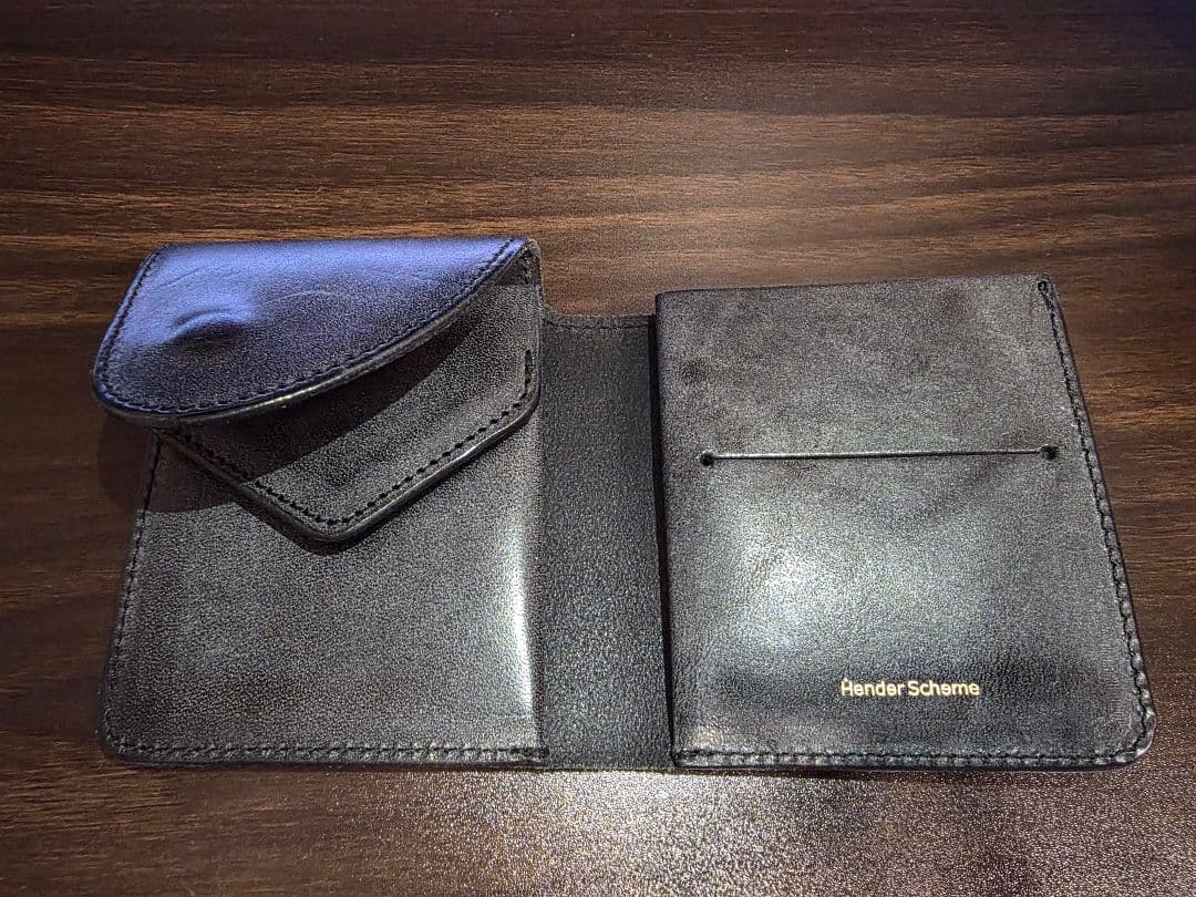 エンダースキーマ　二つ折り財布