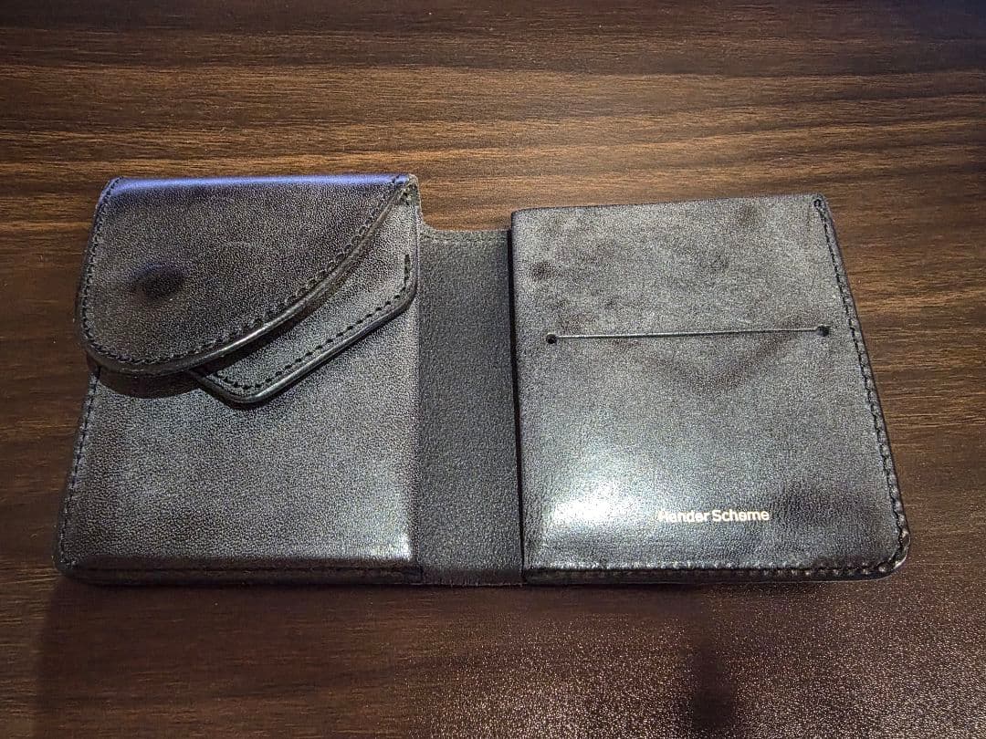 エンダースキーマ　二つ折り財布