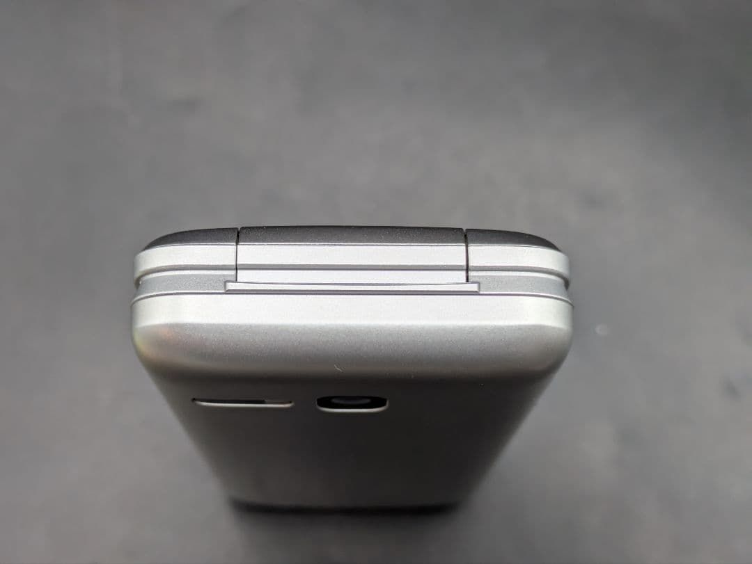 DIGNO ケータイ3 NP902KC シルバー