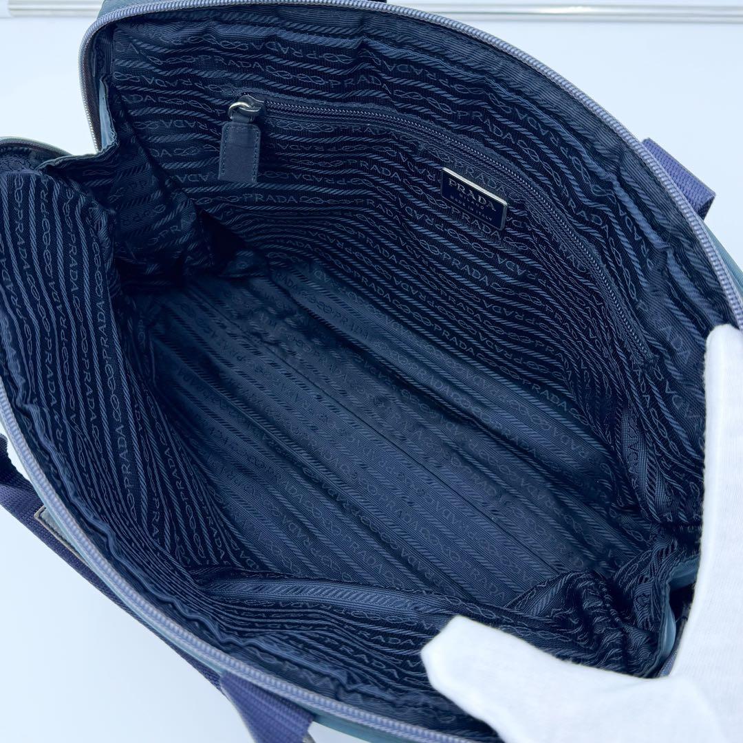 正規品 PRADA ナイロントートバッグ 三角プレート ビジネス 軽量 カーキ