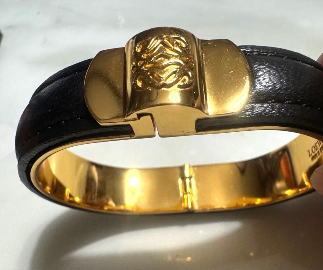 LOEWE ブラックレザー ゴールドバングル MＩＩＩI♡