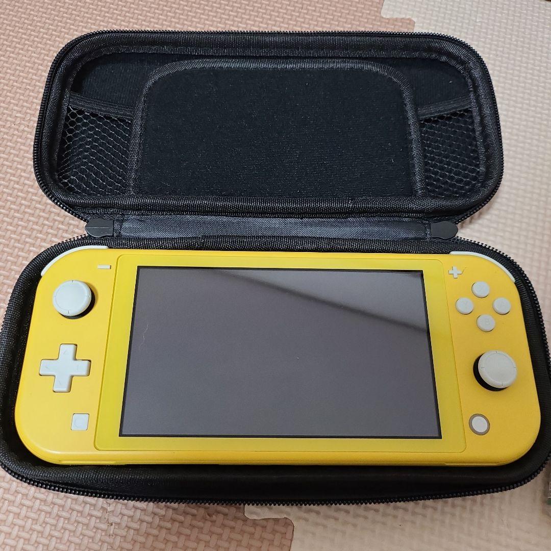 Switchライト黄色　ドラゴンクエスト３