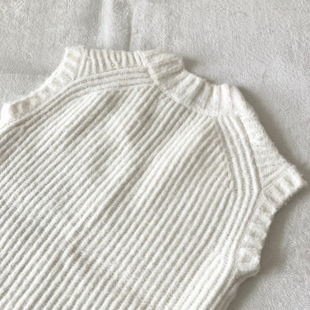 ★美品★ドゥロワー　ニットベスト　あぜ編み ホワイト　ウール　ジレ　ノースリーブ