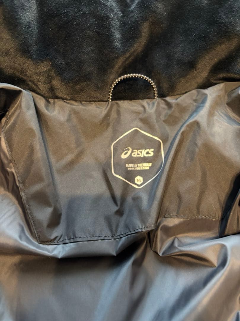 アシックス ベンチコート Mサイズ ブラック　ダウン80%