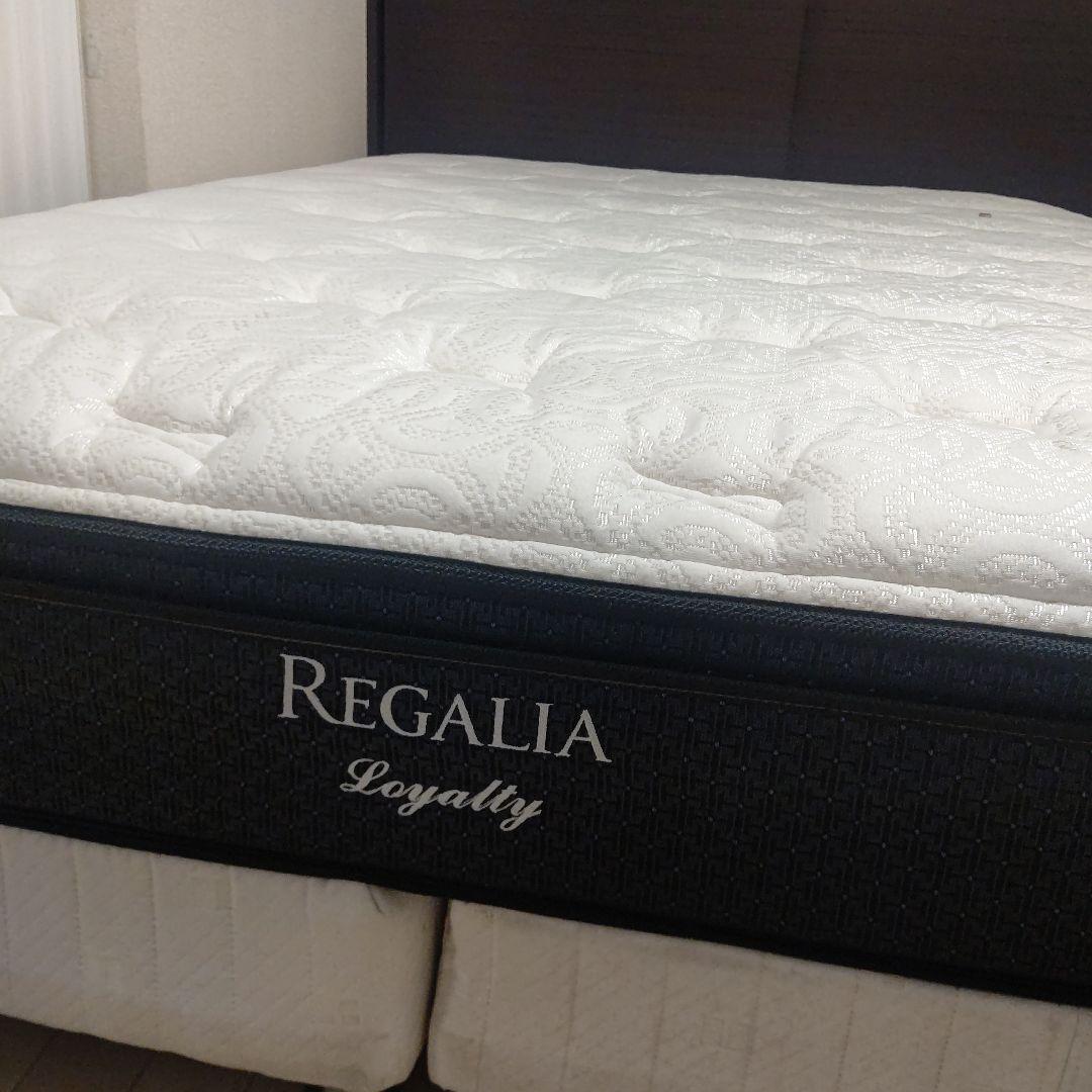 極美品キングスダウンロイヤリティ　ダブルマットレス