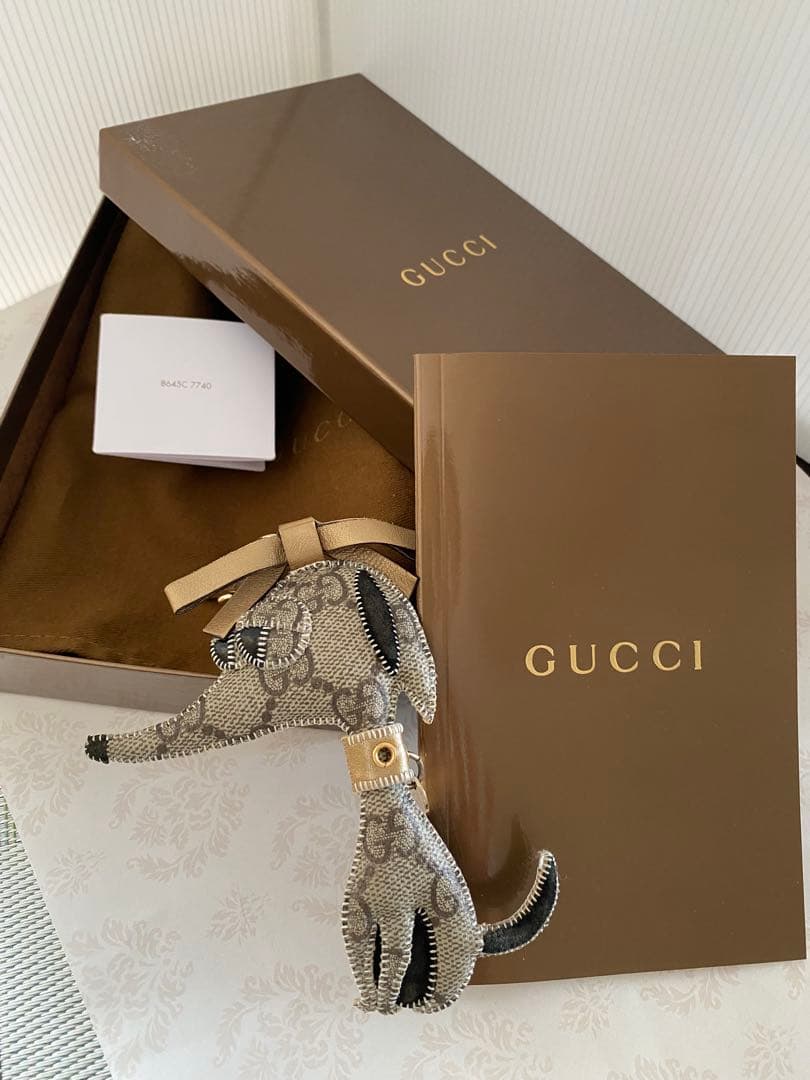 GUCCI 廃盤グッチョリ　チャーム　グレーハウンド　ドロシー