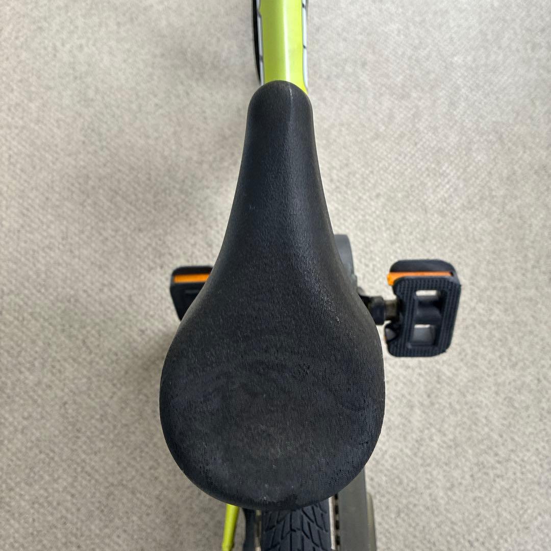 STRIDER 14X ライムイエロー　スタンド付き