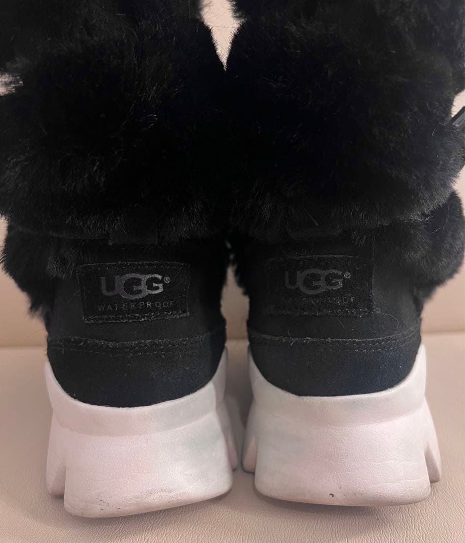 plum☆様　UGG ボアブーツ 24 24.5 ブラック ファー 防寒 防水
