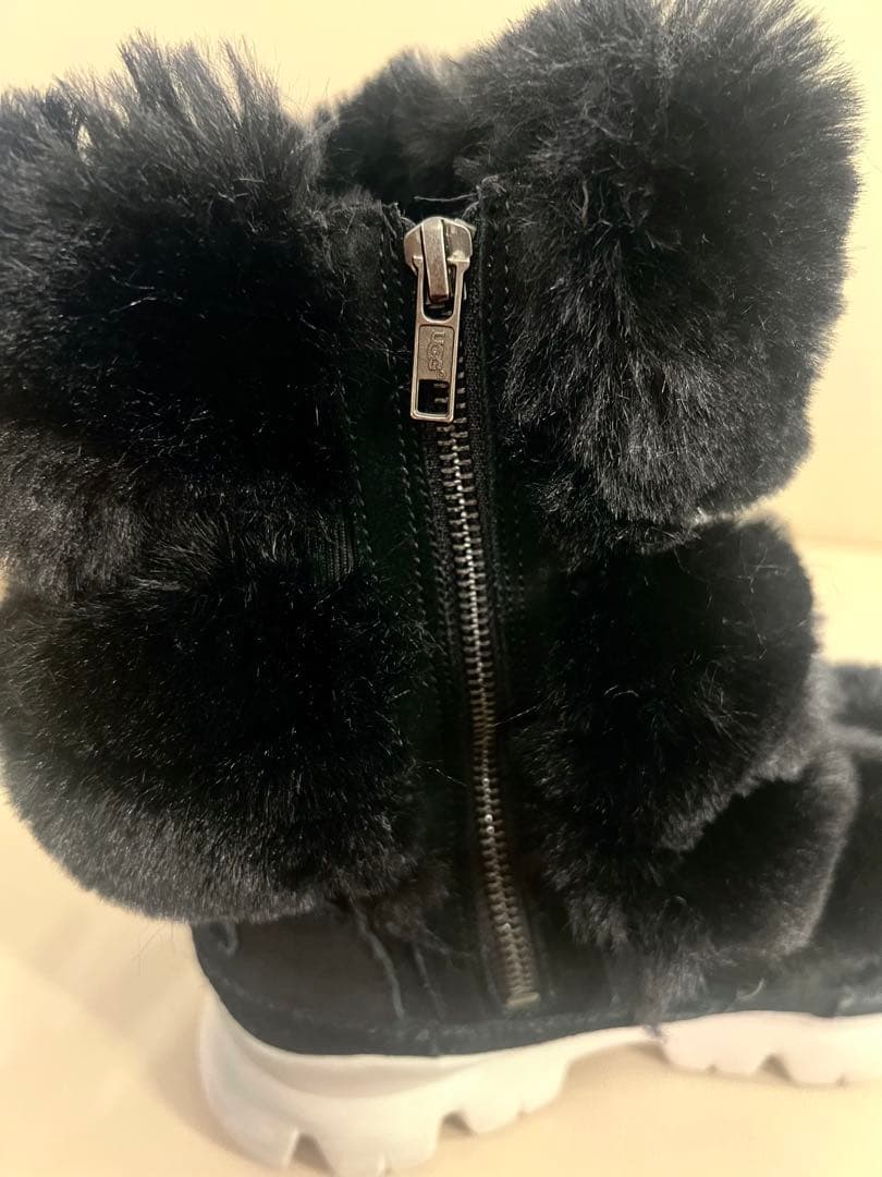 plum☆様　UGG ボアブーツ 24 24.5 ブラック ファー 防寒 防水