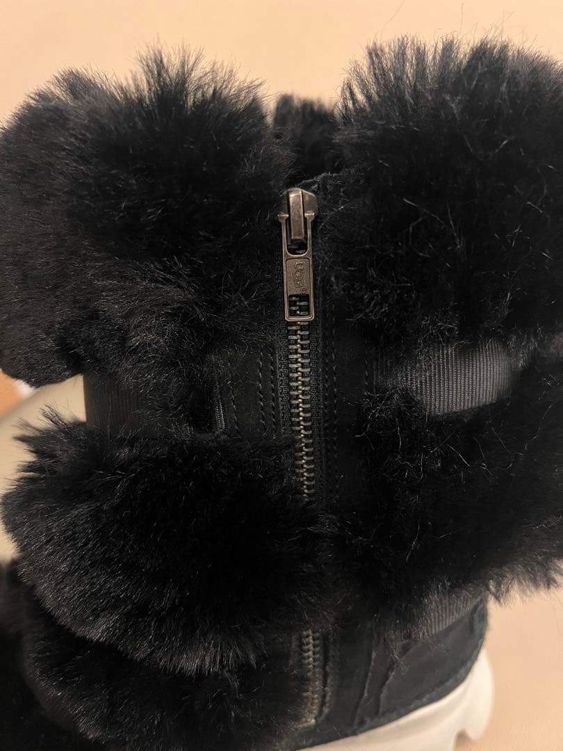 plum☆様　UGG ボアブーツ 24 24.5 ブラック ファー 防寒 防水